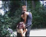 Sans �tre compl�tement � l'abri des regards, le trio comment � baiser !!